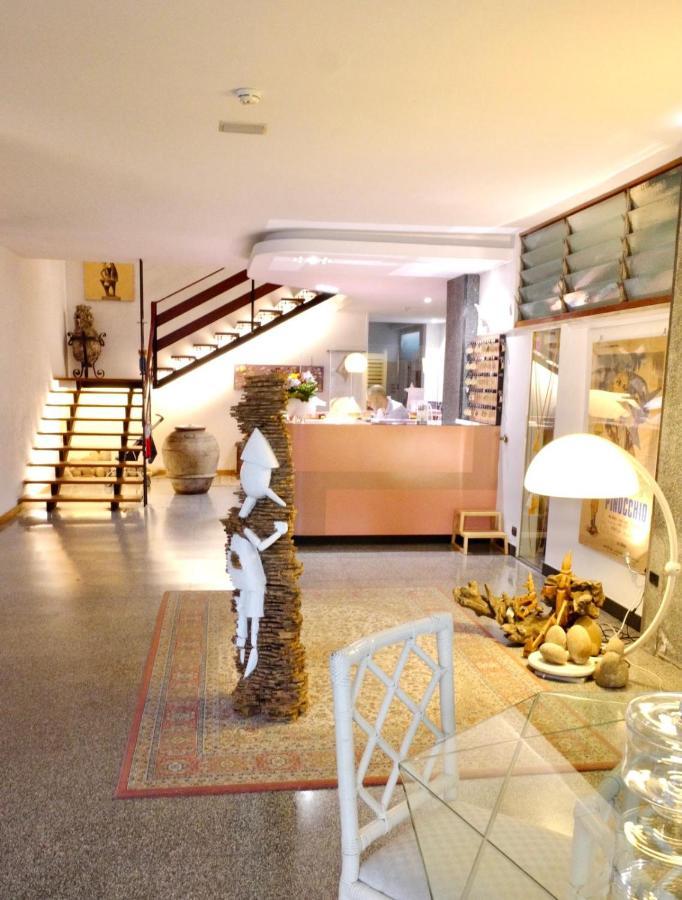 Hotel Pinocchio Cattolica Esterno foto