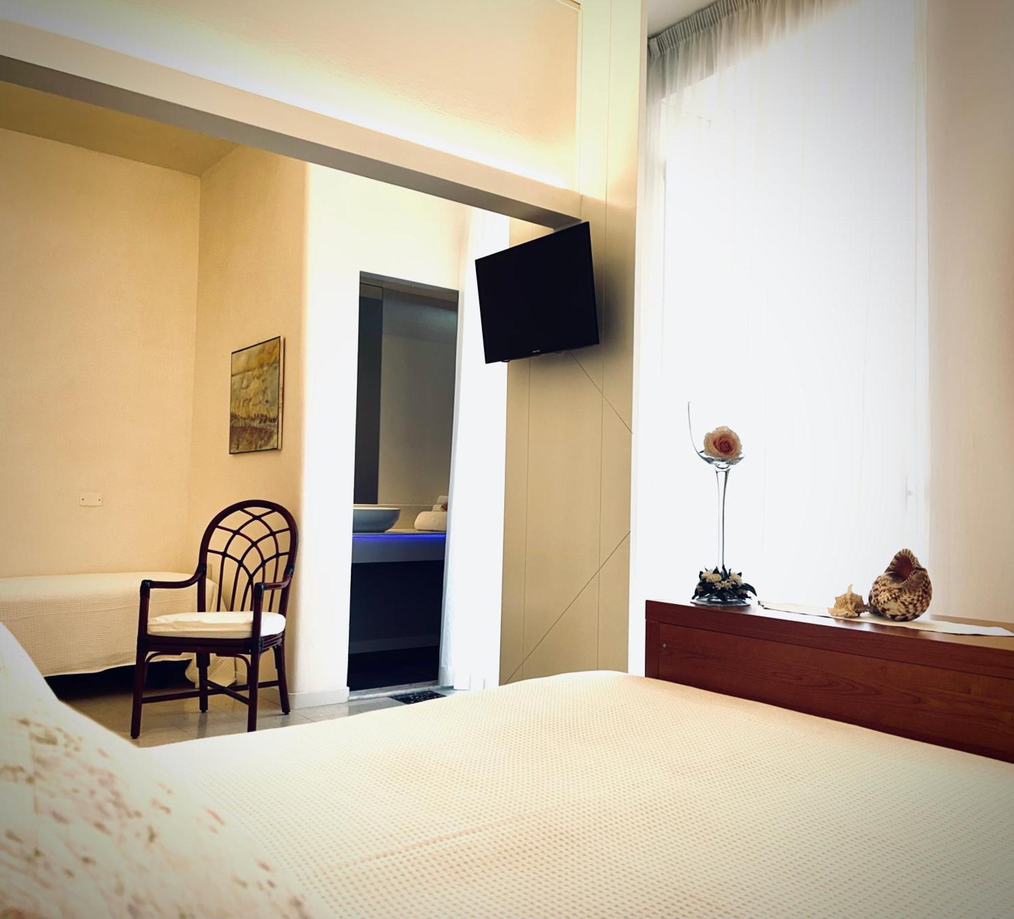 Hotel Pinocchio Cattolica Esterno foto