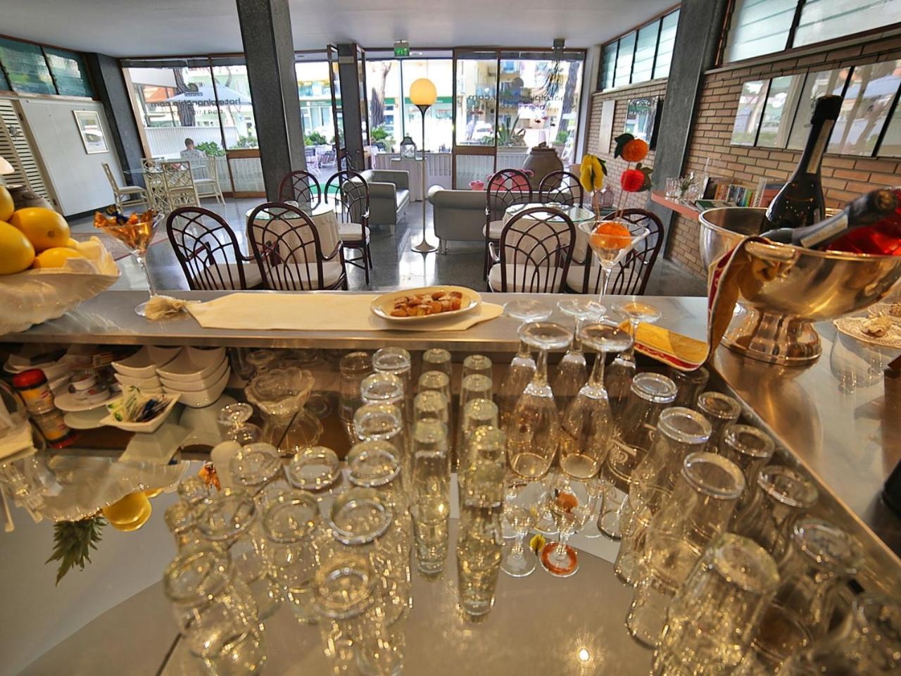 Hotel Pinocchio Cattolica Esterno foto